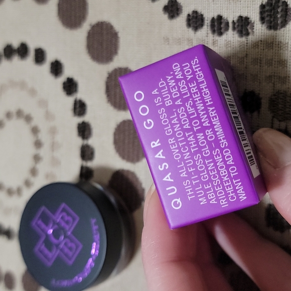 LCB  Love + Craft + Beauty Plazma Gloss Lip Cheek Lid all over gloss in quasar g - Picture 4 of 4